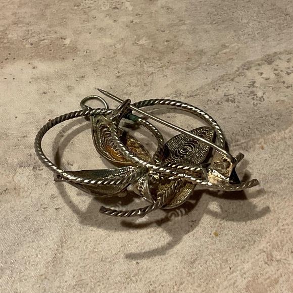 Vintage Filigree Brooch floral 1.5” silver plated - Picture 3 of 13